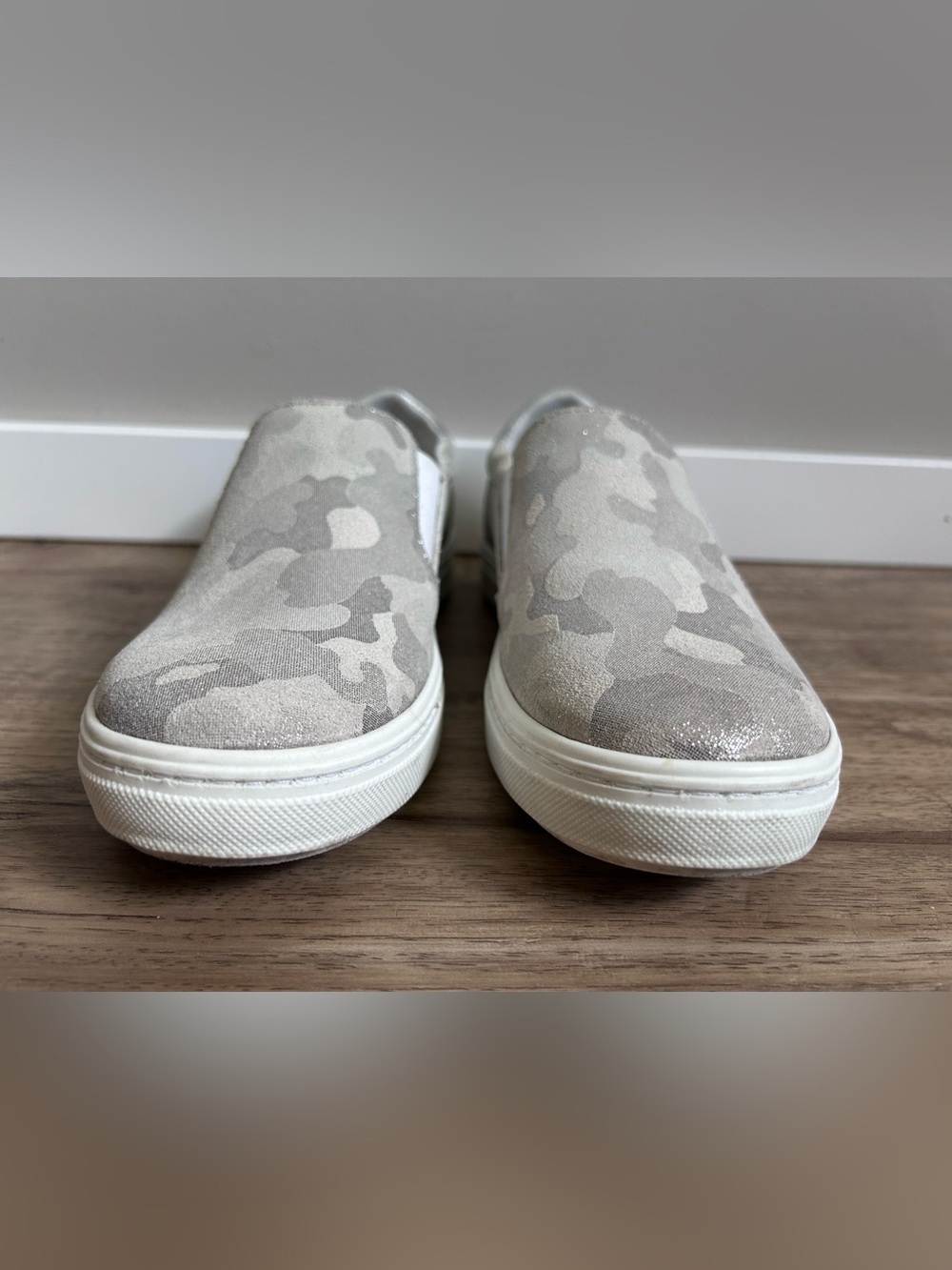 Chuska Shimmer camo Slip-On Camouflage Sneakers Neutral Gray white casual - Picture 8 of 9